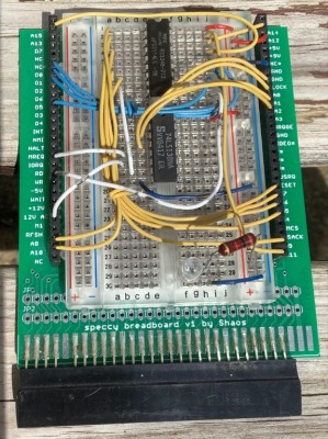 2114 SRAM chip tested using a ZX Spectrum