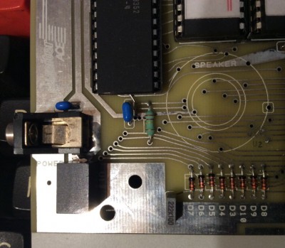 Jupiter ACE - Recom DC-DC converter. Note also the wire of a resistor going under the CPU. This is needed as part of the modifications shown in my next post.