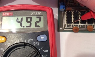 Testing the +5V on pin 9